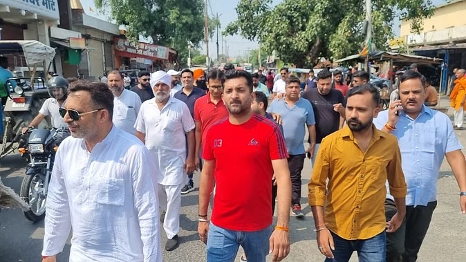 24 घंटे से आयकर विभाग की कार्रवाई जारी, विरोध में व्यापारी, कांग्रेस-भाजपा के नेता भी शामिल
