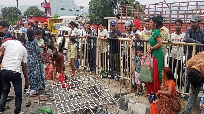 पूर्णागिरि जा रही श्रद्धालुओं से भरी मैक्स पलटी, नौ घायल 18 लोग थे सवार