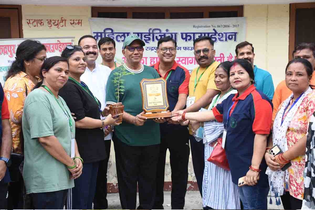 रुद्रपुर राइजिंग फाउंडेशन के स्थापना दिवस पर किया गया पौधारोपण
