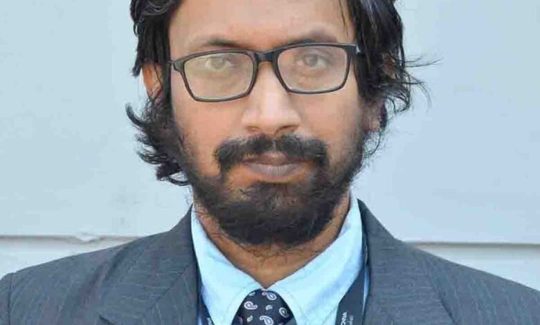 जलवायु लक्ष्यों के लिए जन-केंद्रित स्वच्छ ऊर्जा परिवर्तन और डीकार्बोनाइजेशन के लिए प्रोत्साहन: एक दोधारी तलवार