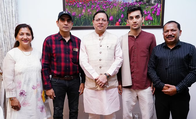 पेरिस ओलंपिक में शानदार प्रदर्शन के बाद देहरादून पहुंचे लक्ष्य सेन