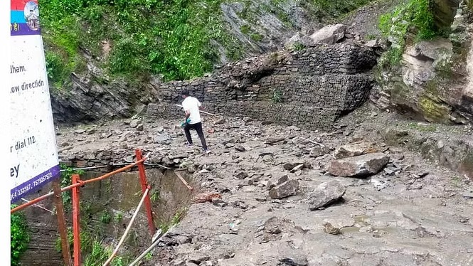 गौरीकुंड-केदारनाथ पैदल मार्ग पर अभी भी खतरा बरकरार