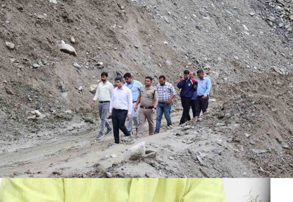 चमोली डीएम ने बद्रीनाथ राजमार्ग पर भूस्खलन क्षेत्रों के उपचार के आदेश दिए
