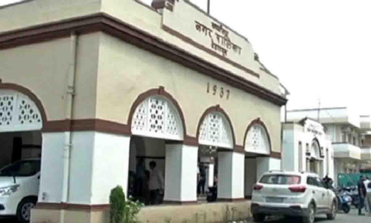 कुमार ने दून में डोर-टू-डोर कूड़ा संग्रहण में लापरवाही पर कंपनियों को चेताया