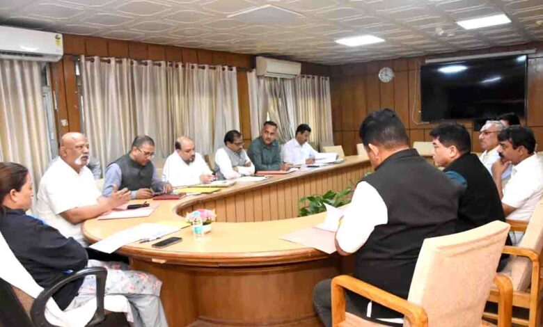 38वें राष्ट्रीय खेलों के लिए राष्ट्रीय और अंतर्राष्ट्रीय कोच एथलीटों को प्रशिक्षित