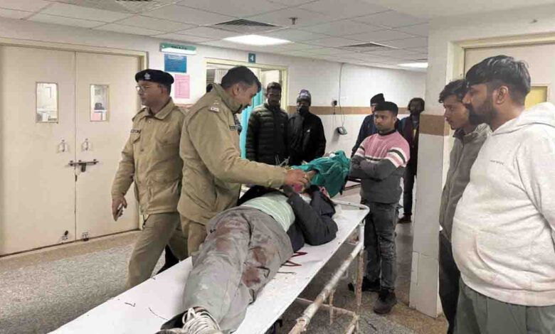 दून में ओवरटेक के प्रयास में तीन पर्यटक घायल हो गए