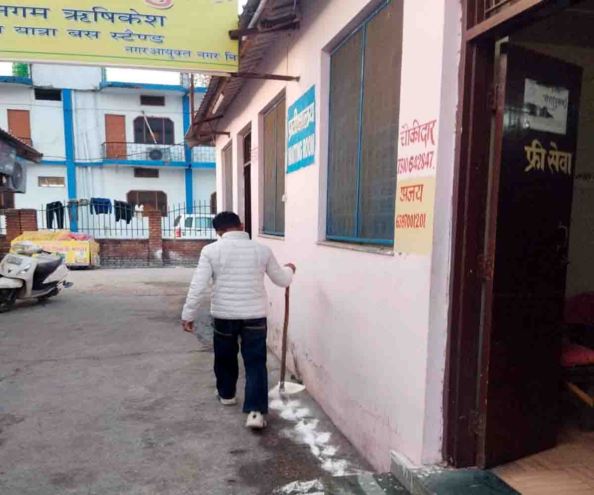 एमसीआर आईएसबीटी पर सर्दियों की ठंड से मुफ्त आश्रय प्रदान करता है
