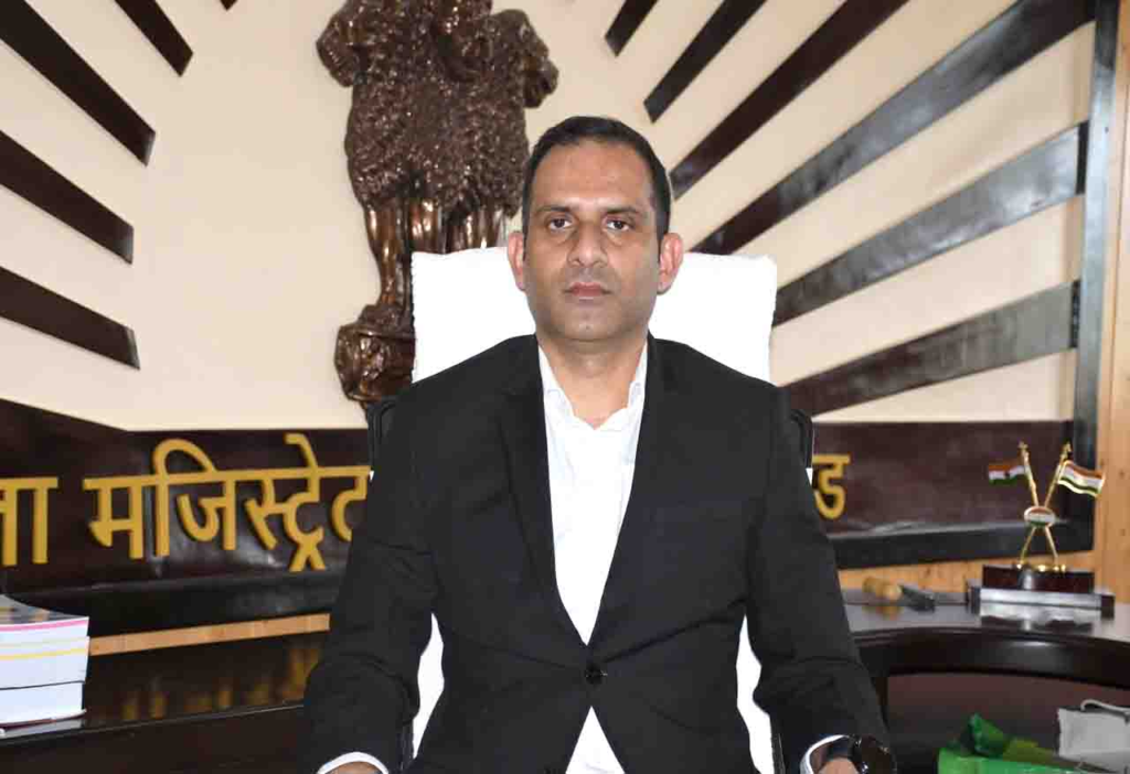 बागेश्वर में एक फोन कॉल दूर शिकायत निवारण