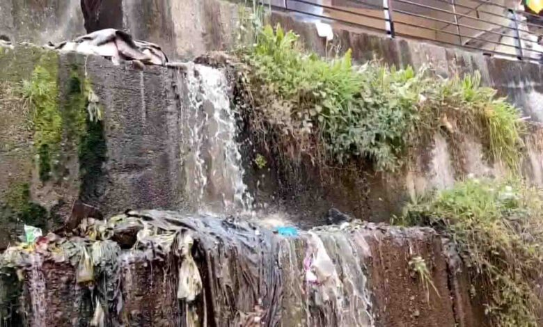 उत्तरकाशी में भागीरथी उदासीनता और प्रदूषण की मार झेल रही है