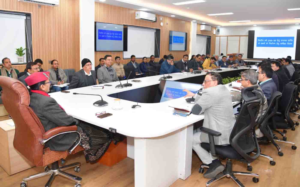 सीएस ने अधिकारियों से ऋण वितरण और भुगतान की प्रक्रिया में तेजी लाने