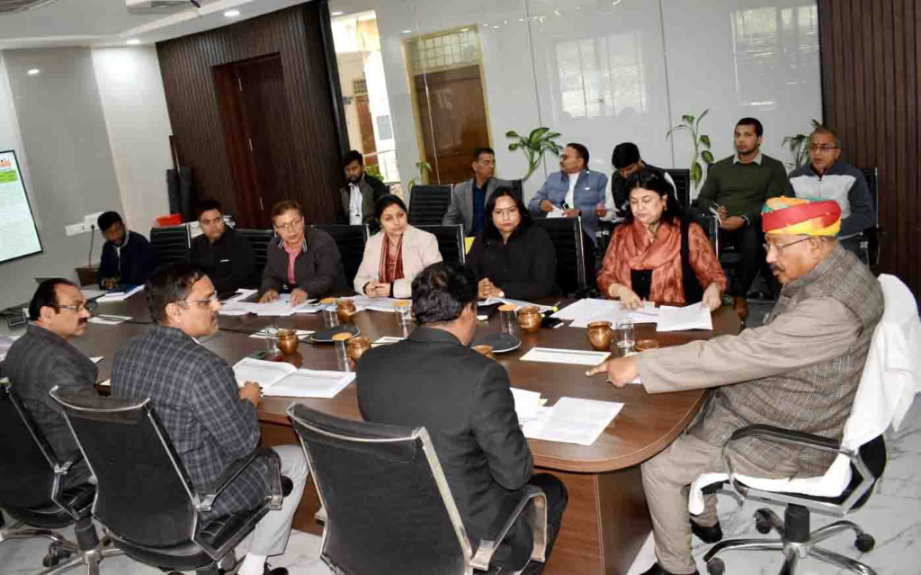 पंचायत भवनों में इंटरनेट कनेक्टिविटी उपलब्ध कराएं: महाराज