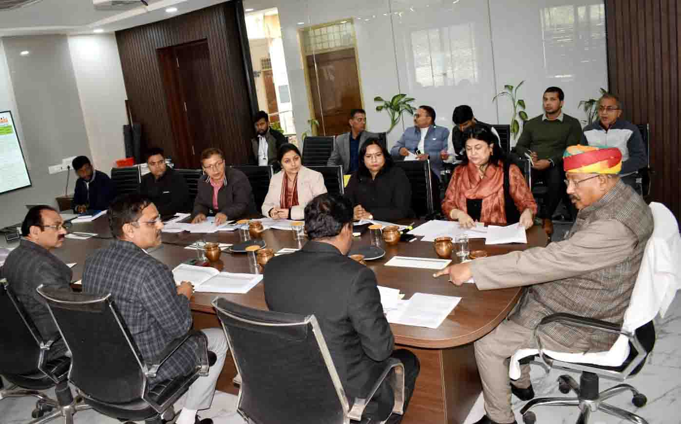 पंचायत भवनों में इंटरनेट कनेक्टिविटी उपलब्ध कराएं: महाराज