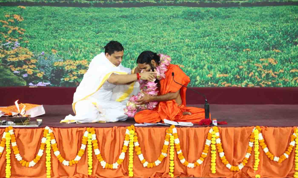 संन्यासी का धर्म राष्ट्र को स्वस्थ, समृद्ध बनाना और मूल्यों को विकसित करना है