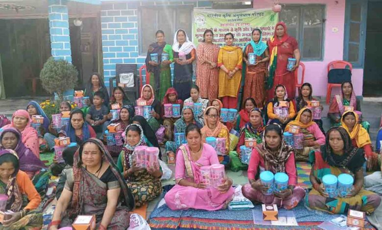 जनजातीय महिलाओं को मूल्यवर्धित उत्पादों के विनिर्माण, विपणन का प्रशिक्षण