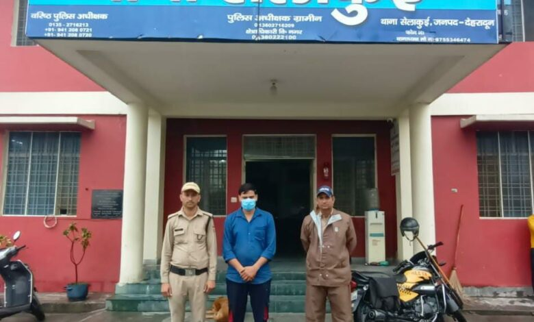 दून पुलिस ने एक लड़की को कुचलने के आरोप में ड्राइवर को गिरफ्तार किया
