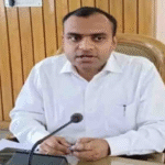सीएम हेल्पलाइन शिकायतों की अनदेखी करने पर 5 अधिकारियों का वेतन रोका