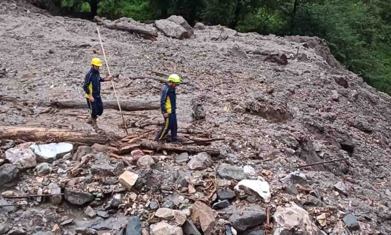 उत्तरकाशी में भूस्खलन के बाद नौ लोग लापता, दो शव बरामद