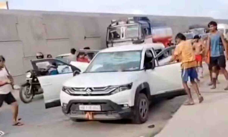कांवड़ यात्रा में बवाल: कार क्षतिग्रस्त, चालक से मारपीट; पाँच युवक गिरफ्तार