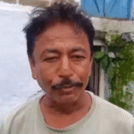 पढ़ाई के लिए पहले 4 किमी की खड़ी चढ़ाई, गांव का रास्ता उबड़-खाबड़