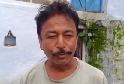 पढ़ाई के लिए पहले 4 किमी की खड़ी चढ़ाई, गांव का रास्ता उबड़-खाबड़