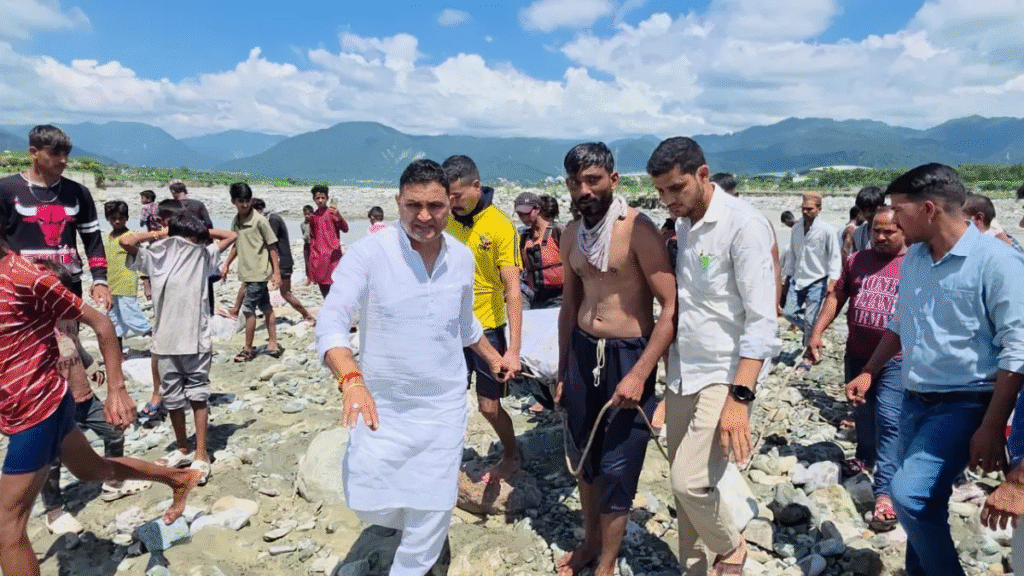 महिला का शव बसोटिया से बहकर गौला नदी के बनभूलपुरा में मिला