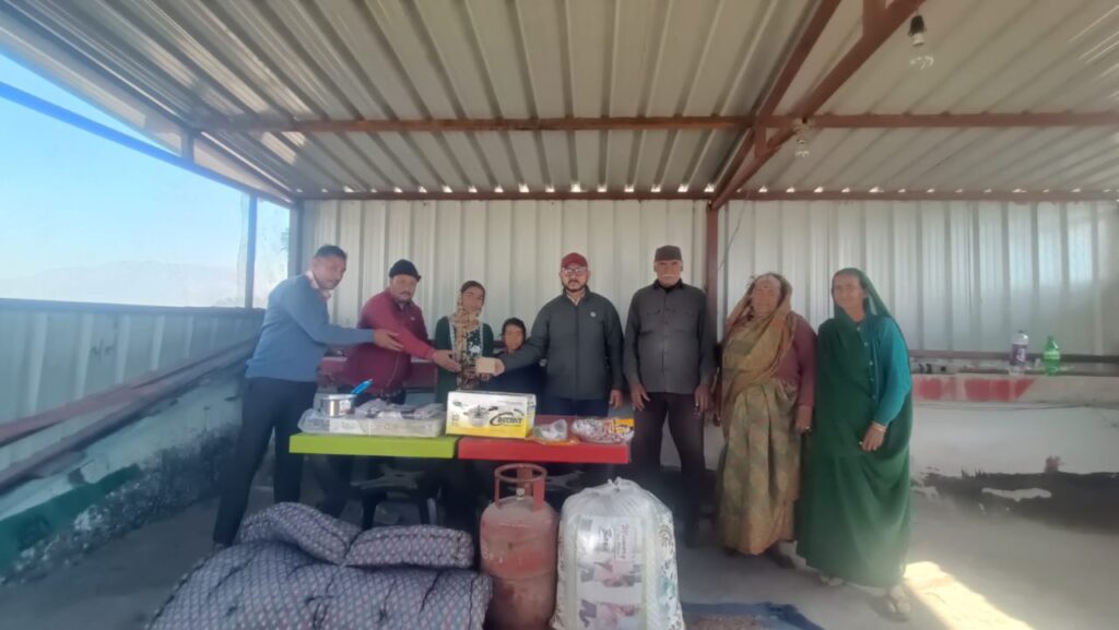 हेमंत गोनिया की पहल, अनाथ बच्चों को मिली आवश्यक सामग्री