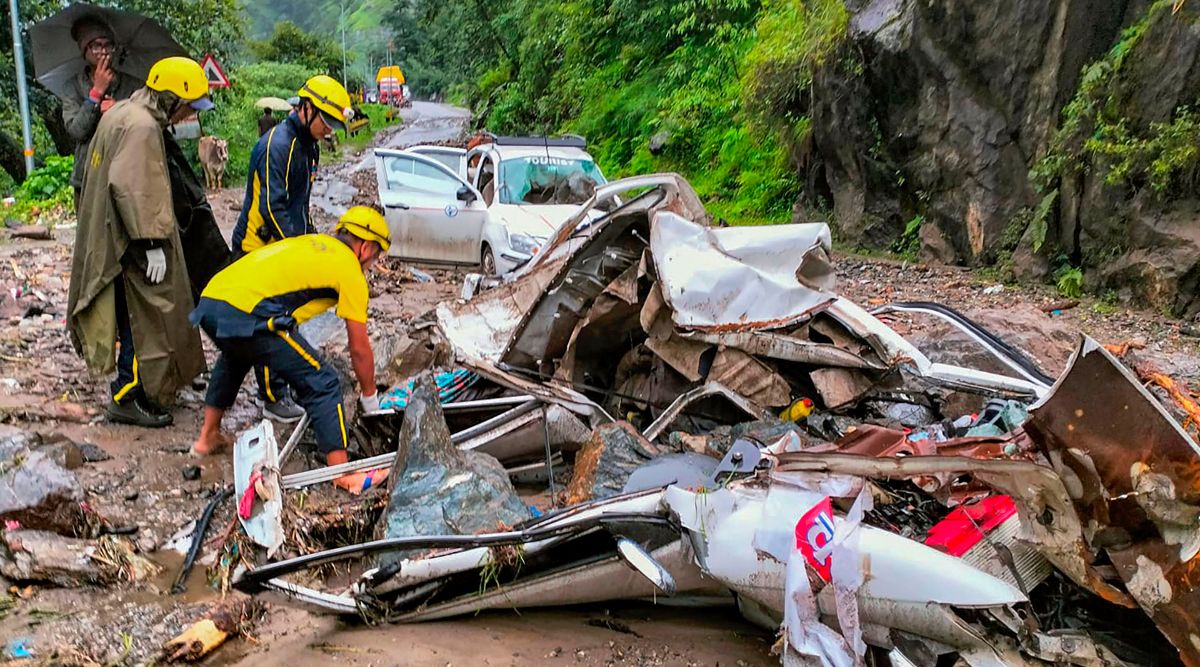 जनेऊ से लौटते वक्त दो महिलाओं की मौत, उत्तराखंड की जर्जर सड़कें और मौन प्रशासन फिर सवालों में