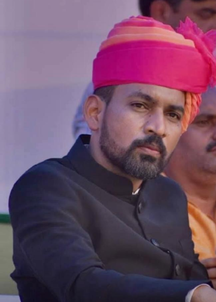 देहरादून को मिला नया “जनता का अफसर”: डॉ. आशीष चौहान संभालेंगे राजधानी की कमान, चुनौतियों और उम्मीदों के बीच बड़ी जिम्मेदारी