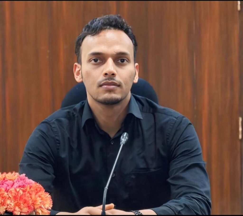 पिथौरागढ़ के अवधेश कुमार PCS 2024 में उप शिक्षा अधिकारी बने, वर्तमान में सचिवालय में हैं समीक्षा अधिकारी